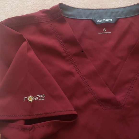 Carharrt Scrub Top - Picture 2 of 2